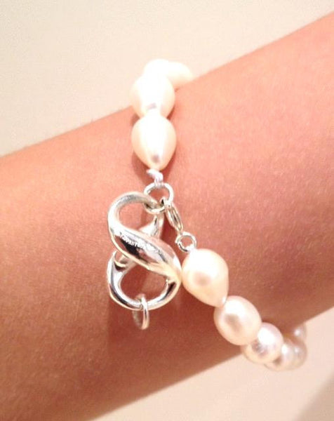 Infinity hot sale pearl bracelet